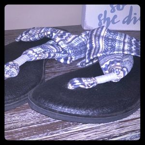 Yoga Mat Black/Blue Sandals!! Super Comfy!!